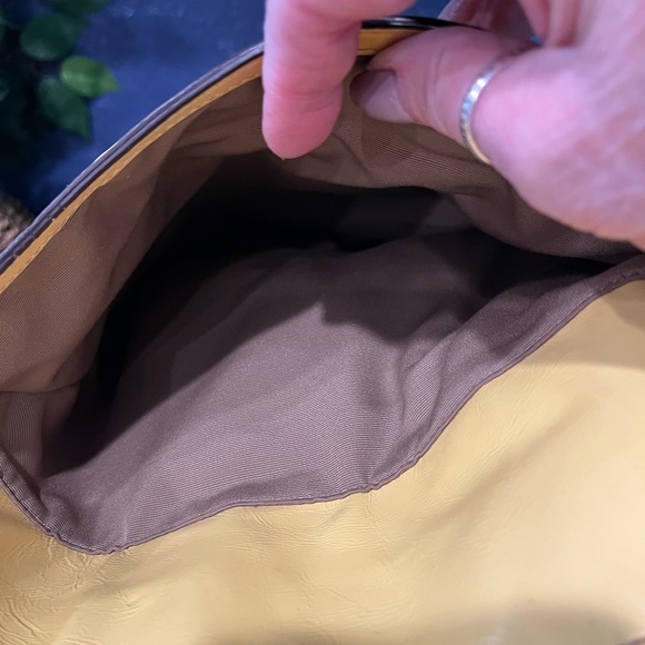 Coach Gallery East West yellow patent leather pleated tote - Picture 6 of 9